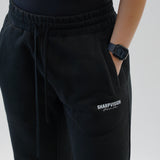 ESSENTIAL STRAIGHT LEG JOGGER - BLACK
