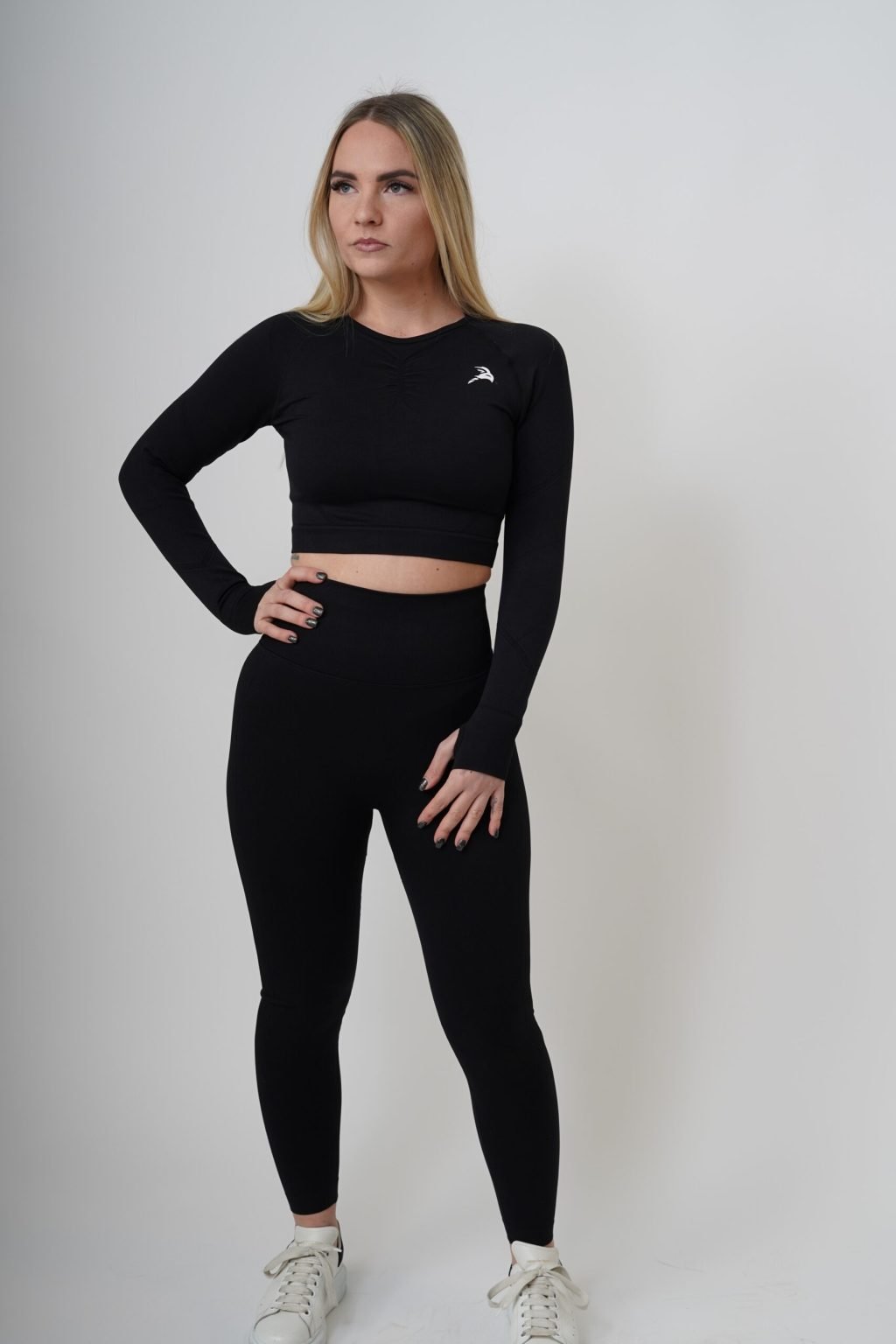 Figure Seamless Long Sleeve Crop Top - Black