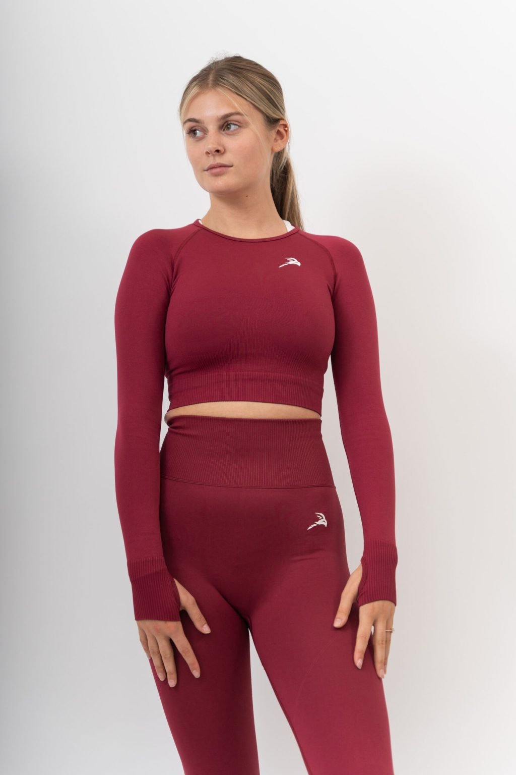 Balance Seamless Long Sleeve Crop Top - Wine red - Image 3