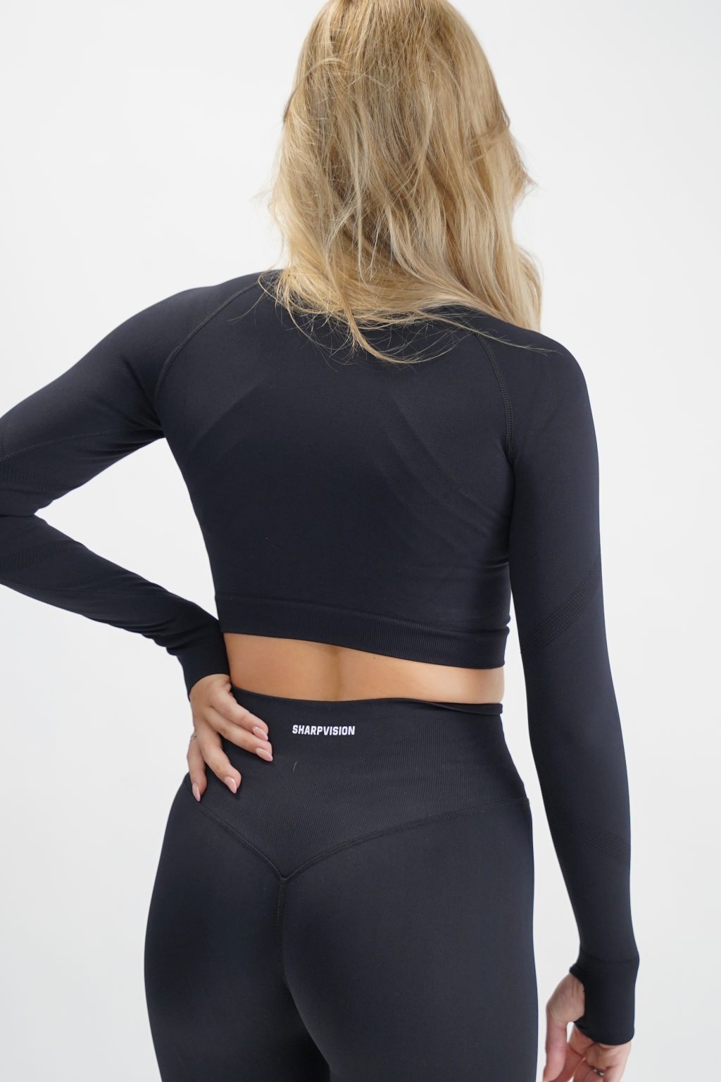 Elevate Croptop longsleeve  - Black - Image 2