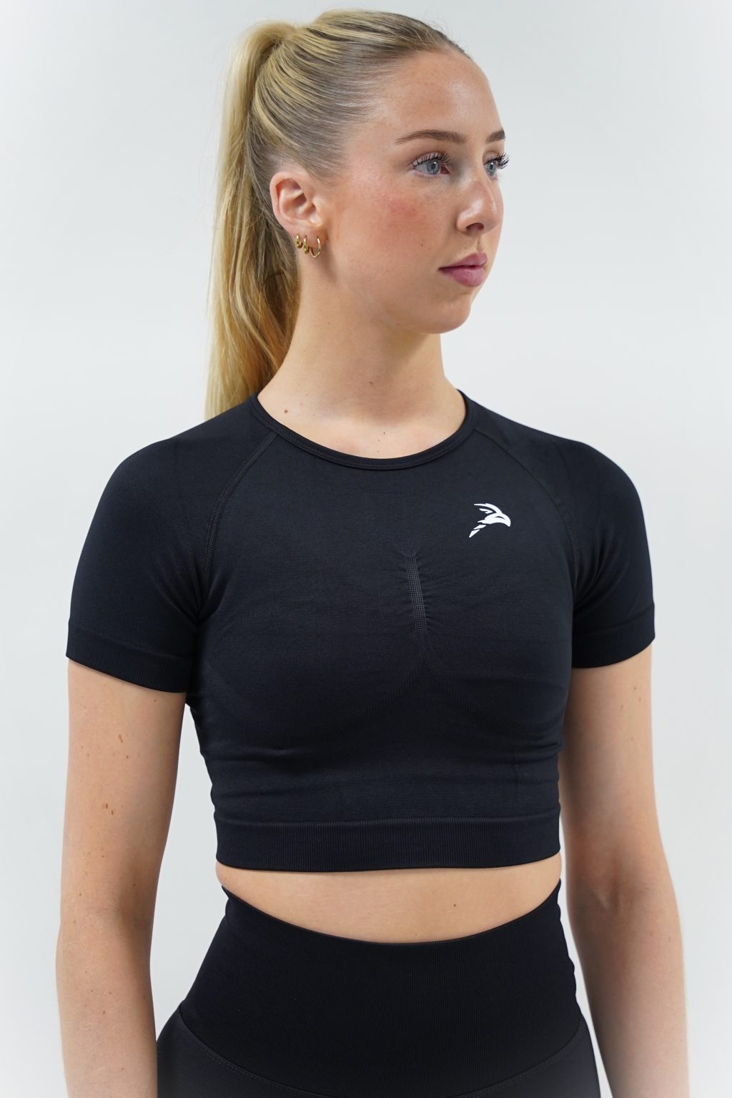 Elevate Croptop - Black - Image 3